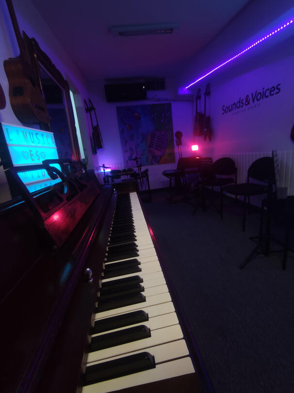 Sala de Ensayo de Sounds & Voices creative studio ubicado en la Trinidad. Caracas - Venezuela